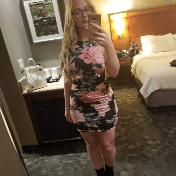 Meet the Posher, Laura B 🐰 - Picture 3 of 9